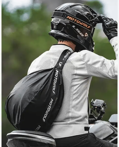 sac a dos bandouliere moto noir